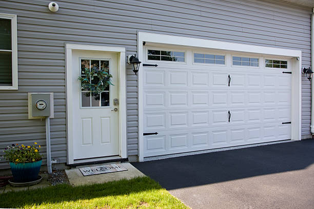 24/7 Emergency Garage Door Panel Replacement experts in Fremont, NC